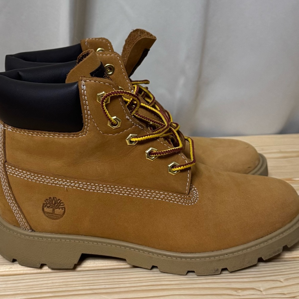 Junior Timberland Classic 6-inch Waterproof Boots Size 5Y